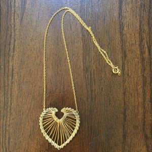 Vintage gold heart wore necklace